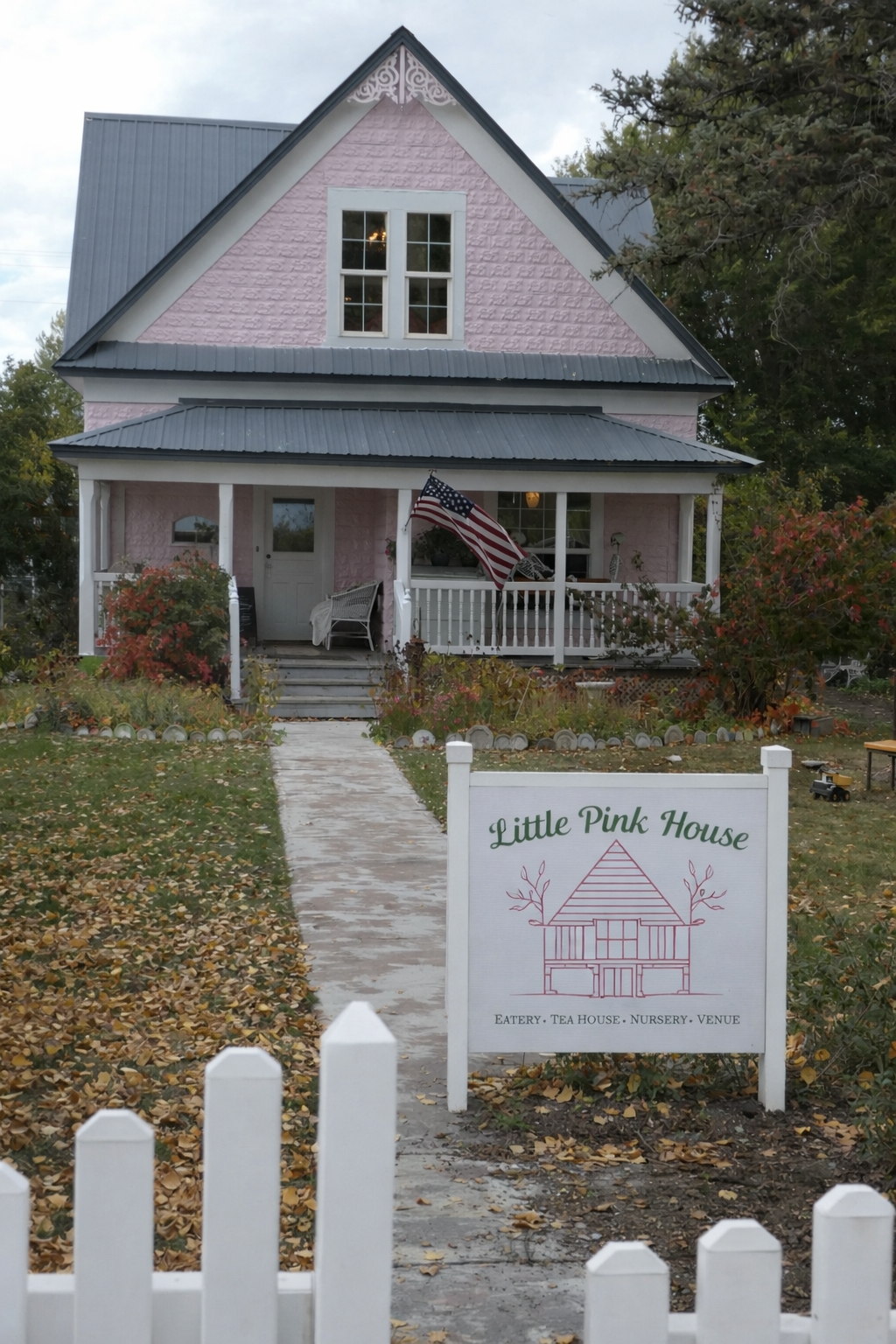 Eagar - The Little Pink House